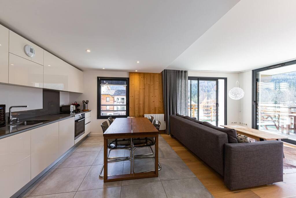Modern 2Br 5* Pool Gym Spa Garage Mont-Blanc View Шамони Экстерьер фото